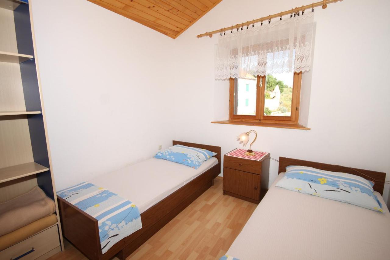 Apartments With A Parking Space Ivan Dolac, Hvar - 8797 Exterior photo