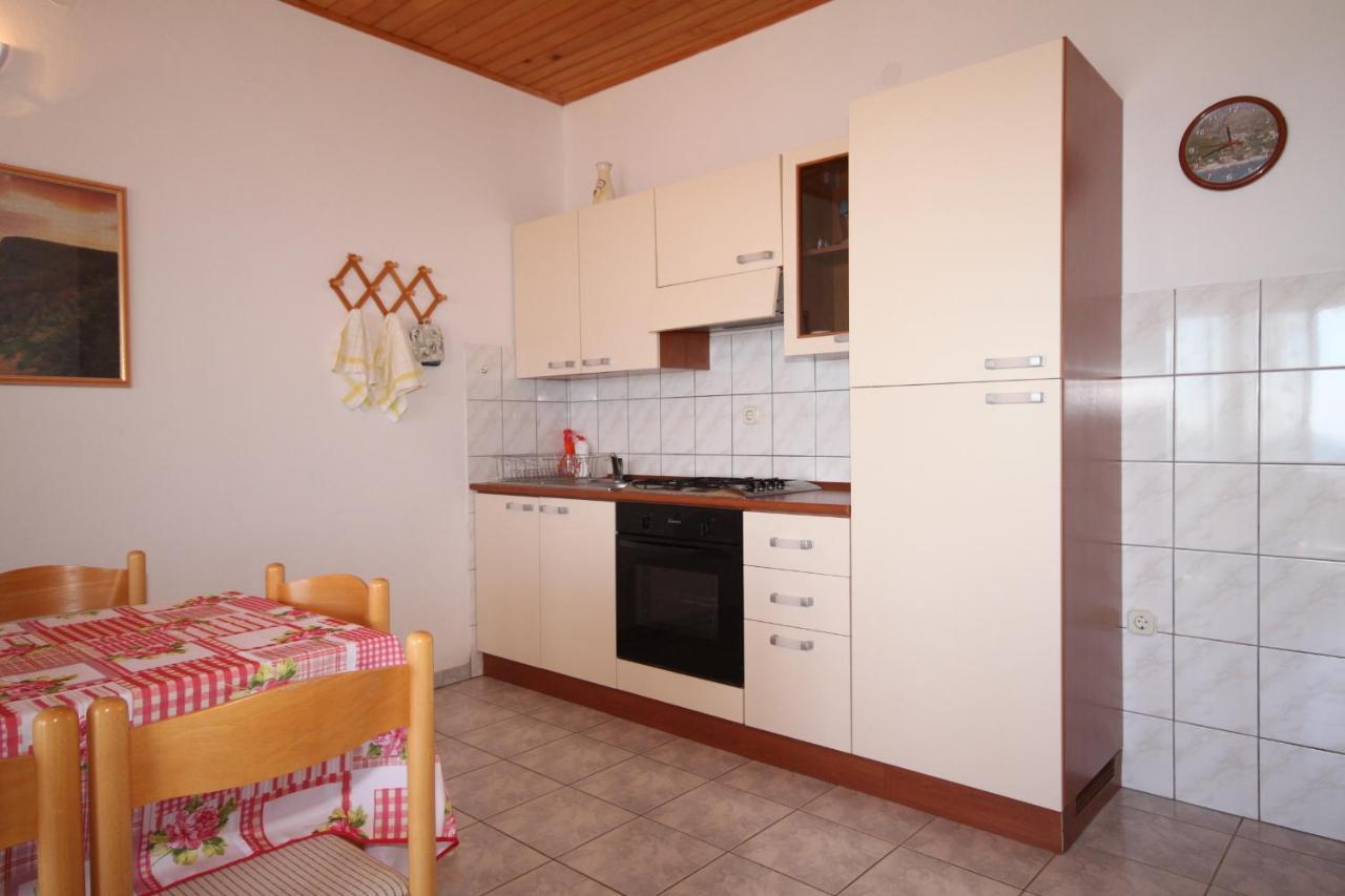 Apartments With A Parking Space Ivan Dolac, Hvar - 8797 Exterior photo