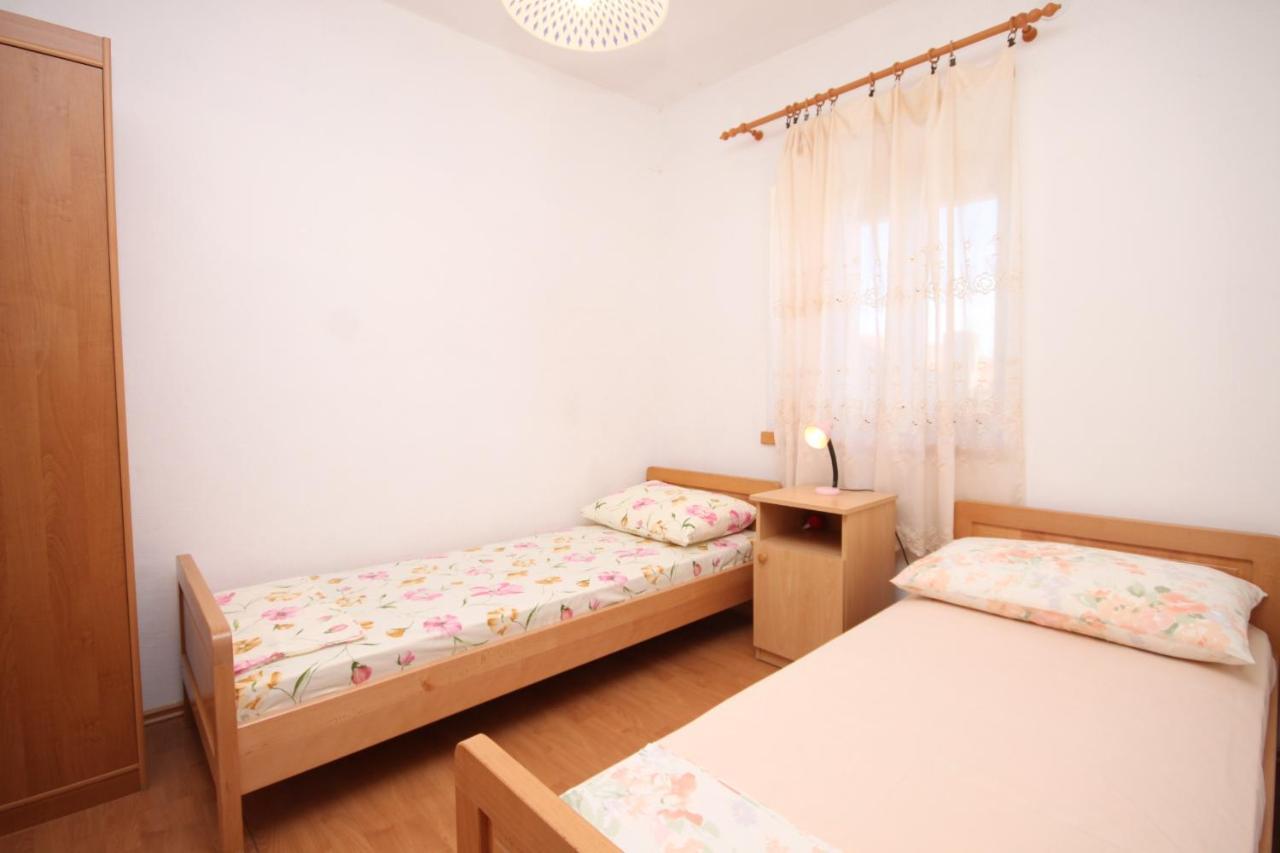 Apartments With A Parking Space Ivan Dolac, Hvar - 8797 Exterior photo